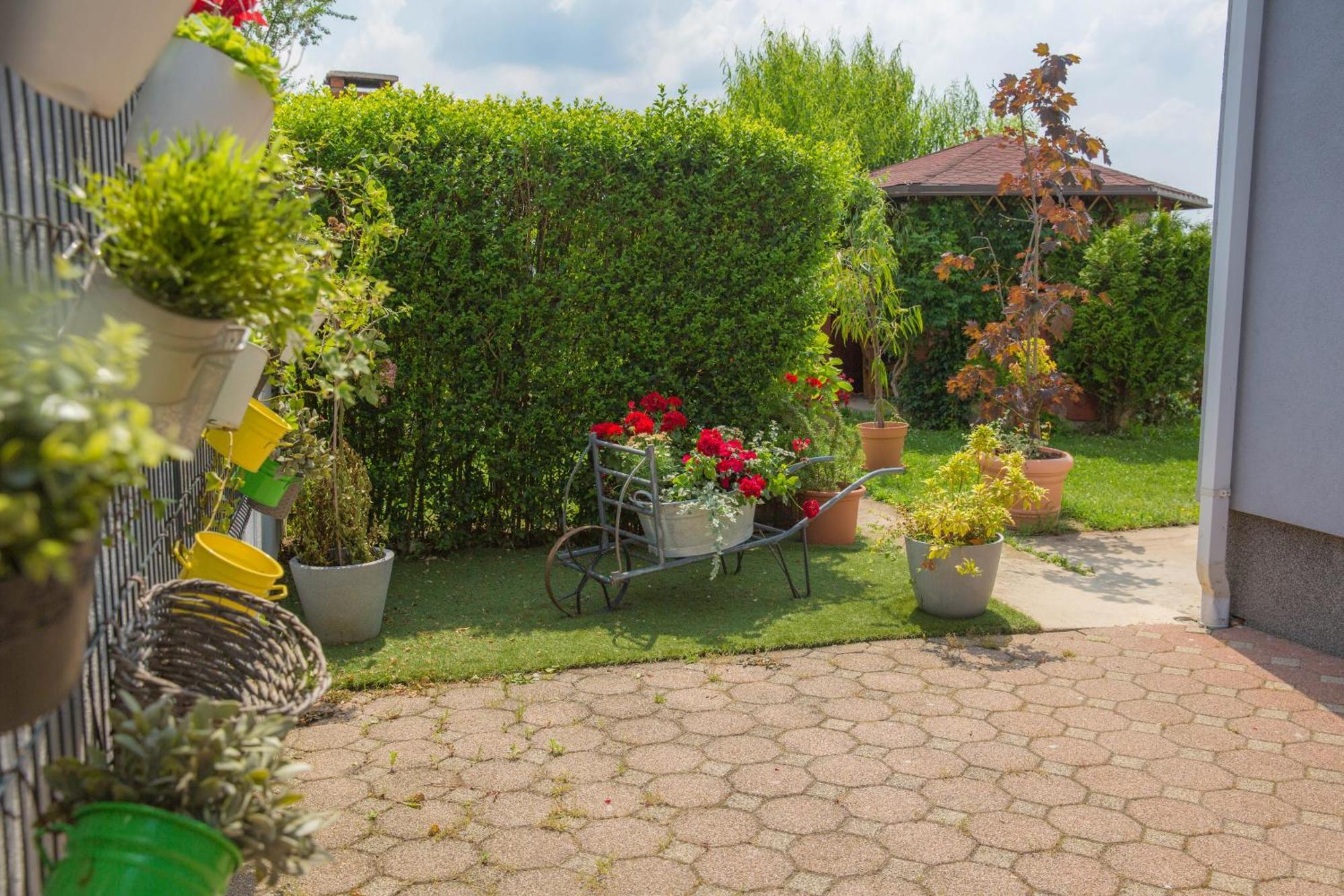Tara Garden Hotel Велика Горица Екстериор снимка